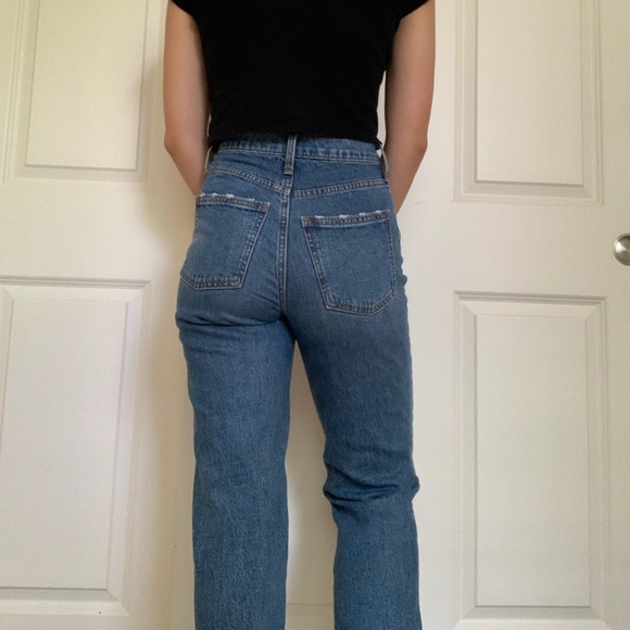 Distressed, high waisted blue jeans! - Picture 2 of 6